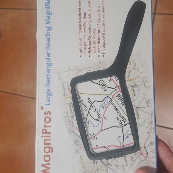 New Large Rectangular Handheld Magnifier - Picture 2 of 4